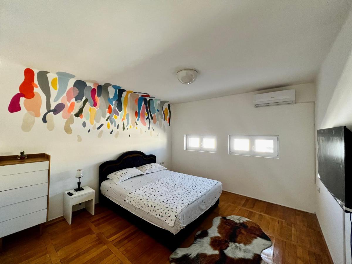 City Center Square Deluxe Nest Podgorica Exteriör bild